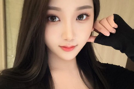 Intimate dinner companion